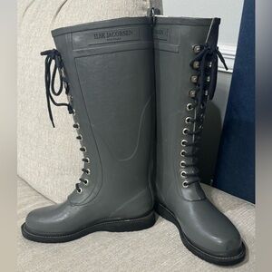 Ilse Jacobsen slate gray lace up rain boots, fur-lined